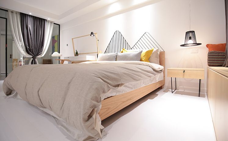 一米的床能睡两个成人吗_1.2米床能睡2个人吗_一米床可以睡到几岁