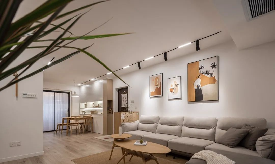 119平简约原木色系三室两卫，处处打动现在的年轻人。