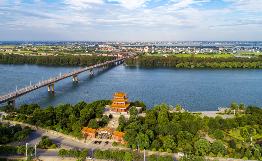 "支持湘江新区湘阴片区大力发展港口经济和先进制造业,依托虞公港建设