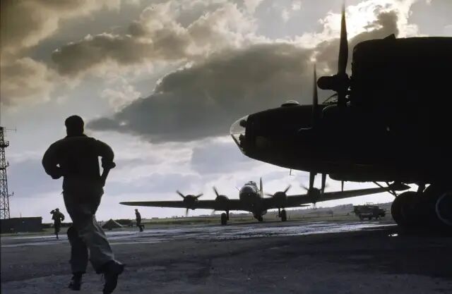 二战经典电影_二战电影经典歌曲_二战电影经典前10名