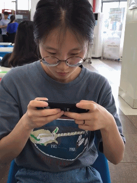 讲真！长期玩手机，正在让你变得越来越丑，尤其是这个姿势…（组图） - 7