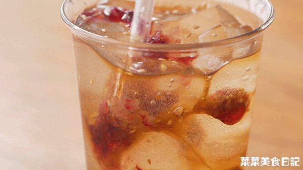 再和红糖水,玫瑰酱交织融合,满心满眼都是清凉.