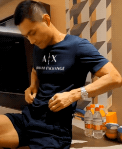 185CM北京寸头肌肉猛男爆红推特，被肖一遣拍了！