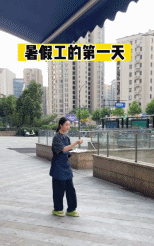 大学生扎堆打“网红暑假工”，结果发现自己的青春一小时9块