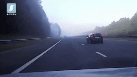 秋冬季“團霧”高發(fā)，重慶交巡警邀您一起學(xué)習(xí)這些安全行車技巧