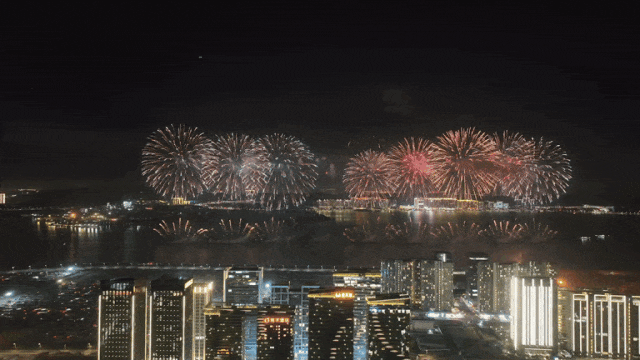 △汕头内海湾迎新春焰火晚会