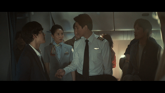 韓國驚悚犯罪空難題材電影《非常宣言/緊急迫降》，對自己國人都這麼狠，看得刺激又催淚