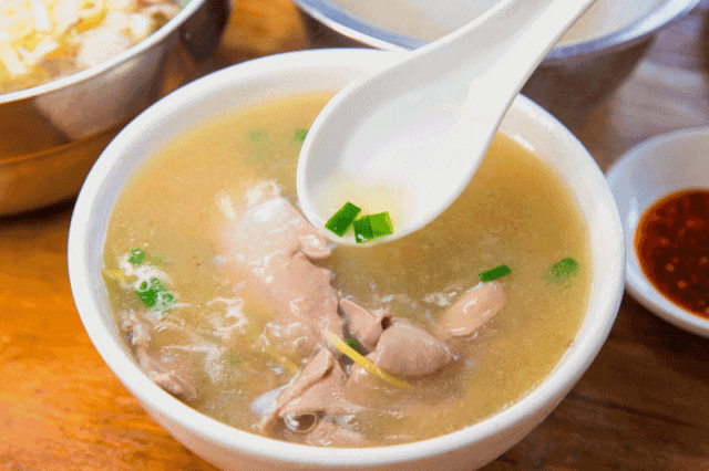 三省交接又找到一座冷门又好吃的小城，美食比厦门还王炸！