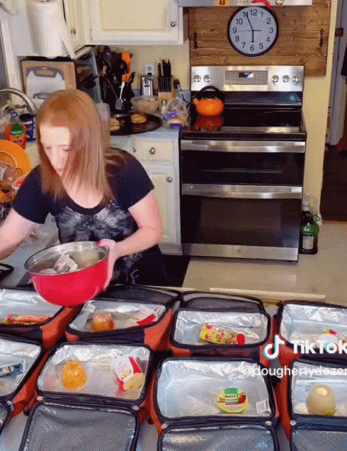 美国12孩妈妈爆火！每天5点做饭，每周日用品花费超一万，恐怖家务量惊呆网友（组图） - 20