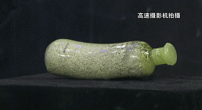 关店整改！蜜雪冰城饮品中竟然喝出干燥剂！商家：刚刚有点忙，忘记倒出来