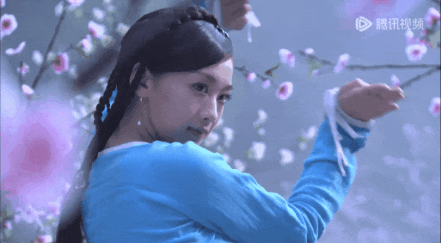 这部剧应该算穆婷婷的演值巅峰了柳无眉一直暗恋无花,十分嫉妒姐姐