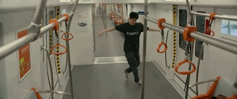 大鹏，够拼命的