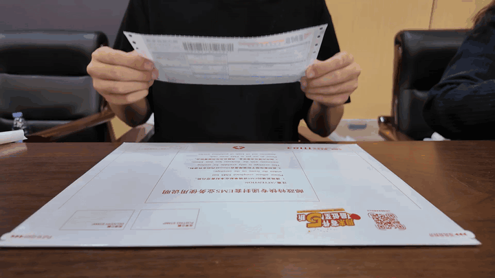 Timeline 2_01853376.gif