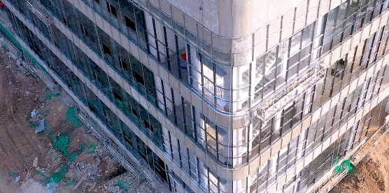 總投資5.2億元，預(yù)計(jì)4月投產(chǎn)！陜西寶雞渭濱區(qū)年產(chǎn)1000萬臺套AI及智能終端產(chǎn)品生產(chǎn)線及研發(fā)中心投資選址項(xiàng)目進(jìn)入設(shè)備安裝調(diào)試階段