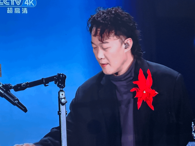 年过完了，可以吐槽春晚了吧