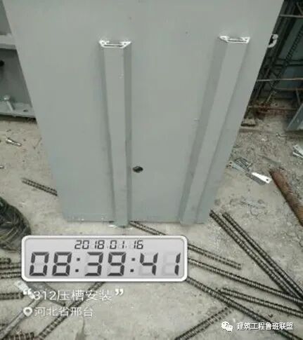现浇墙如何预留水管压槽？现场示例！