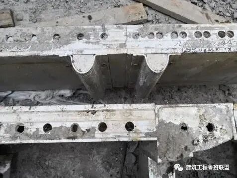 现浇墙如何预留水管压槽？现场示例！