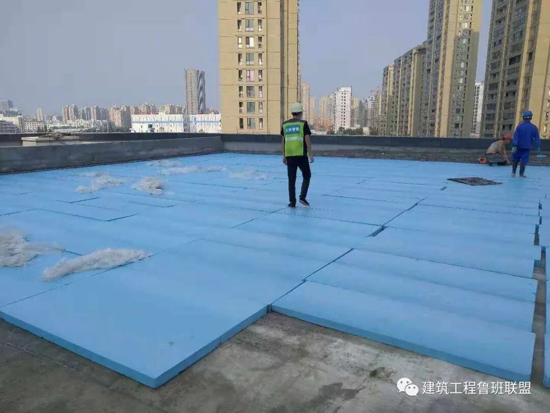 屋面保温的三种做法：现浇、铺贴、喷涂(图3)