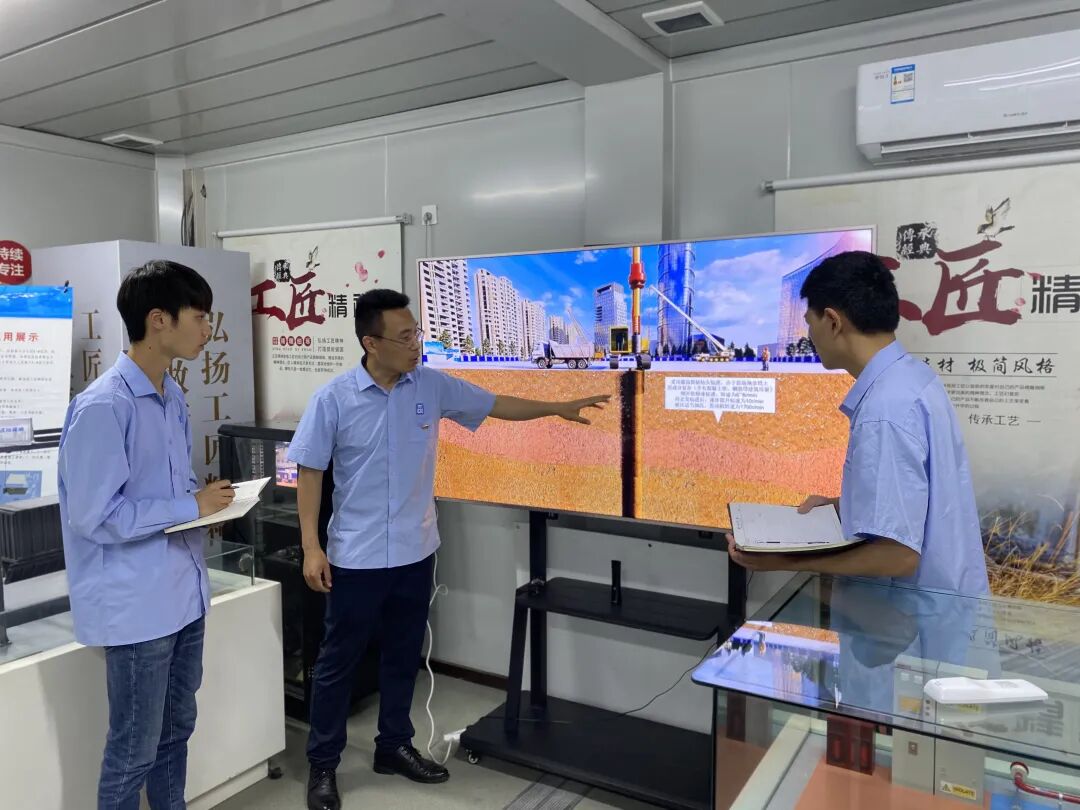 直径1米插进地下142米！罕见超长桩基施工实录的图2