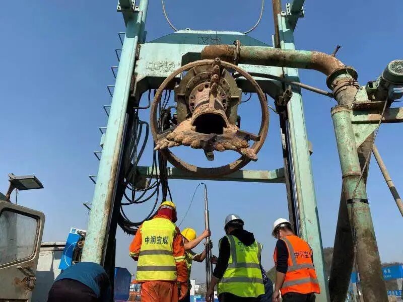 直径1米插进地下142米！罕见超长桩基施工实录的图4