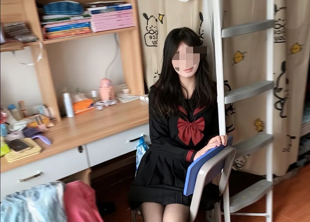 兄弟当爸爸！女生嫁大20岁老师,现实版“兄弟当爸爸”，某外院女生嫁给大20岁老师，网..