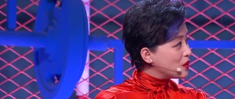 双标啊，杨澜老师？