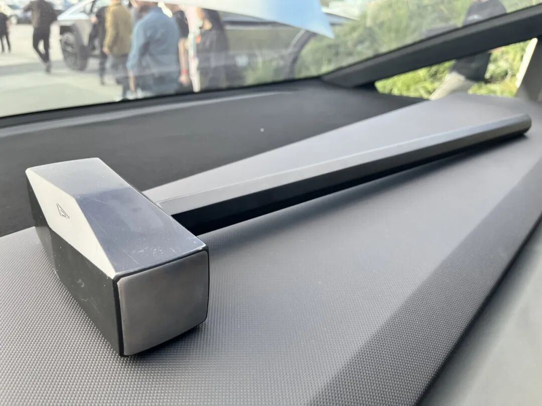 扎克伯格开始养牛了；OpenAI CEO结婚，配偶曾是Meta程序员；比特币现货ETF获批上市；引力一号海上首飞成功|互联网快报