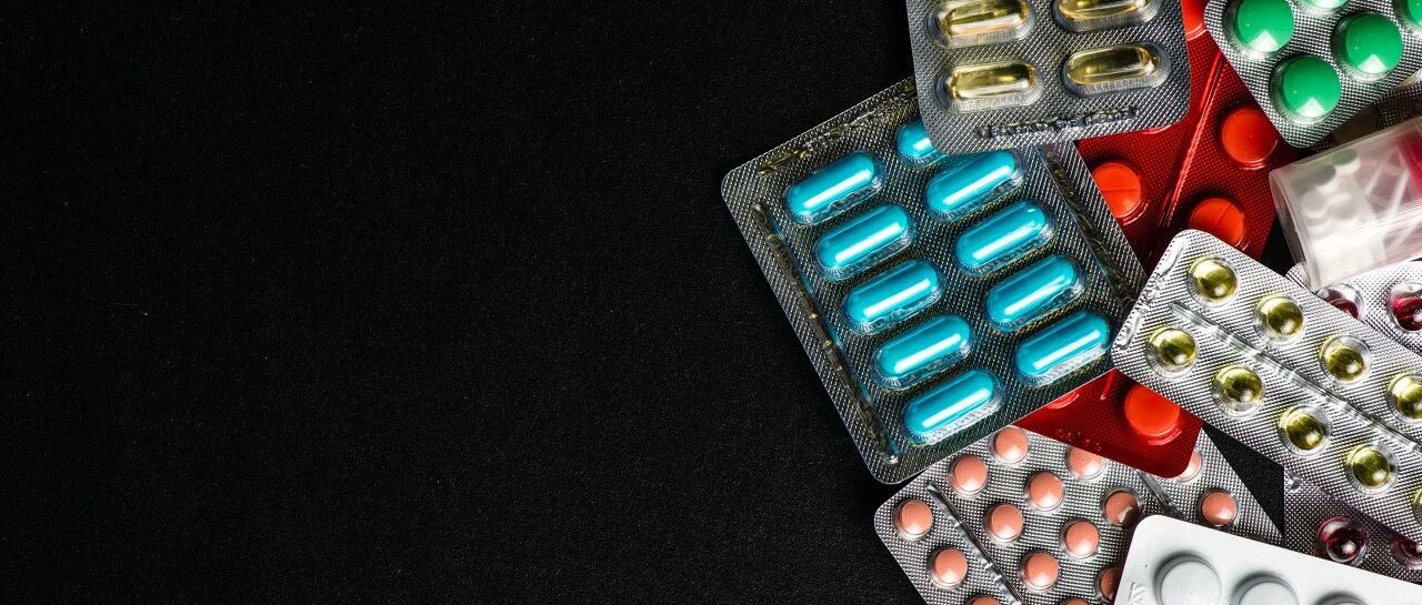 感冒药、维生素、创口贴…千万别随便用，小心变"毒药"！这些用药禁忌要记牢…