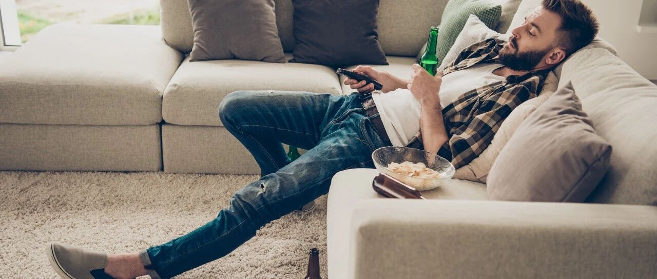 吃饱后该躺着、坐着，还是站着？医生给出了标准答案…