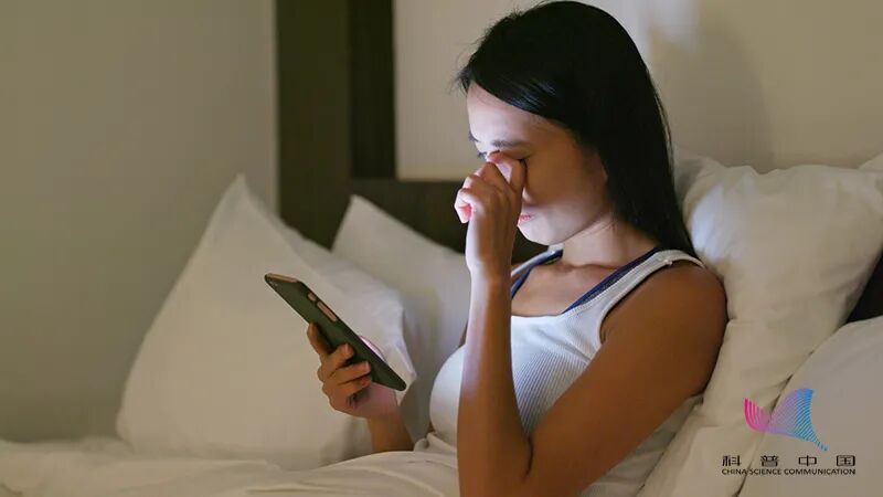 早上醒来为什么感觉眼睛很干？注意！这种情况需及时就医