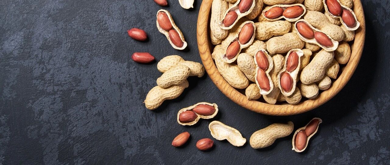研究表明：每天吃4-5粒花生，有效降低中风、心血管疾病风险！