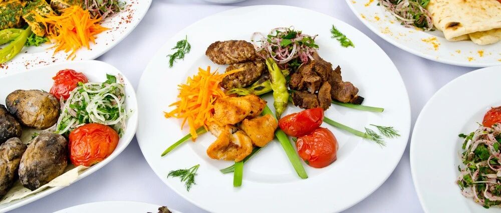 女子长期吃隔夜菜重度贫血晕倒？吃隔夜菜危害真的这么大？一文说清…