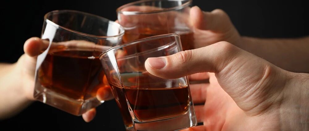 酒量能靠后天练出来？酒混着喝更容易醉？真相是…