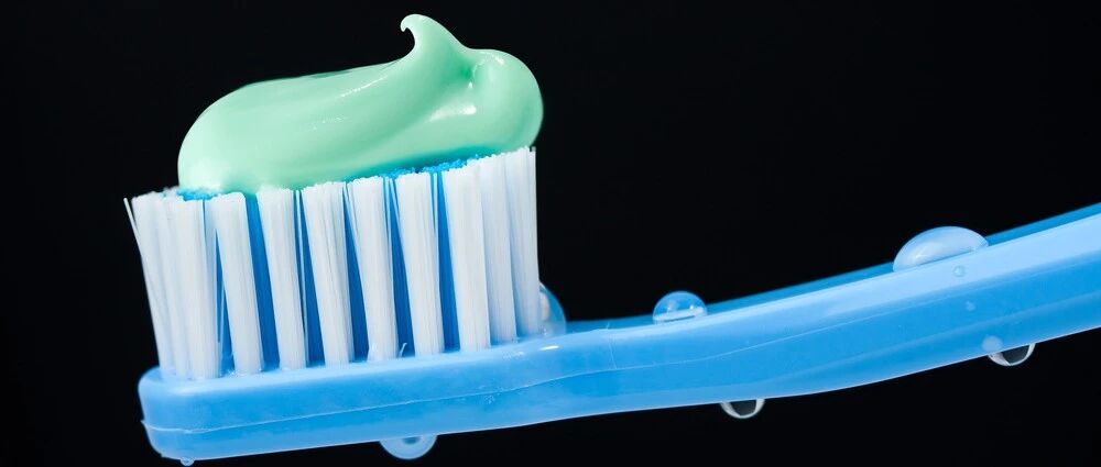 这3种牙膏千万别买，或诱发癌症！家里有的赶紧扔掉…