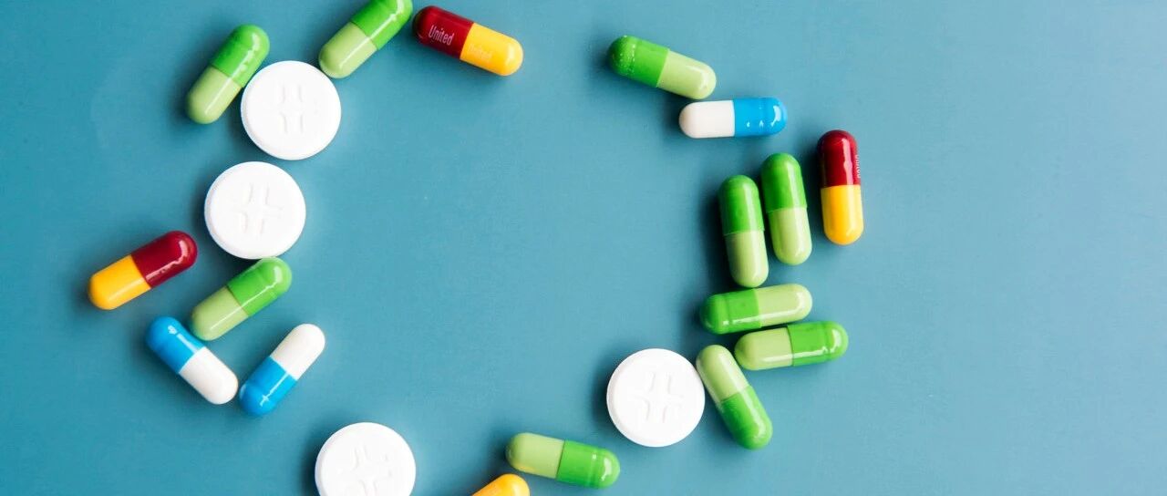 饭前吃药还是饭后吃药？忘了吃药需要补吗？很多人都做错了…