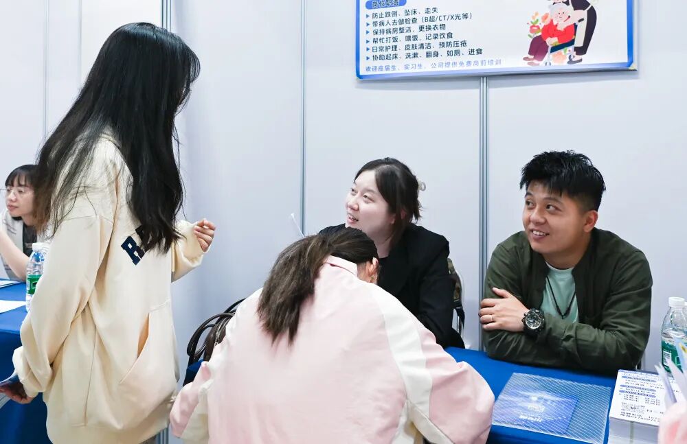 精准对接！我校医药类专场双选会成功举办！(图13)