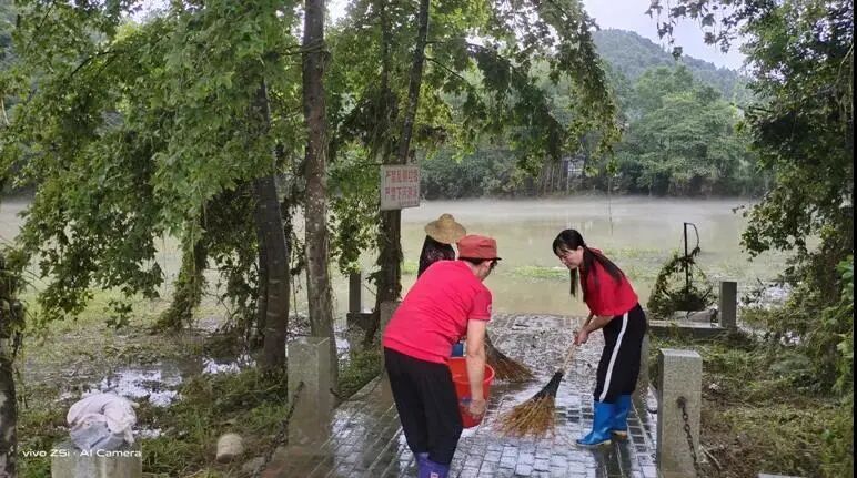抗洪抢险■致敬！江西抗洪一线上的“花木兰”