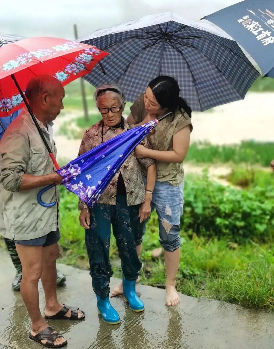 抗洪抢险■致敬！江西抗洪一线上的“花木兰”