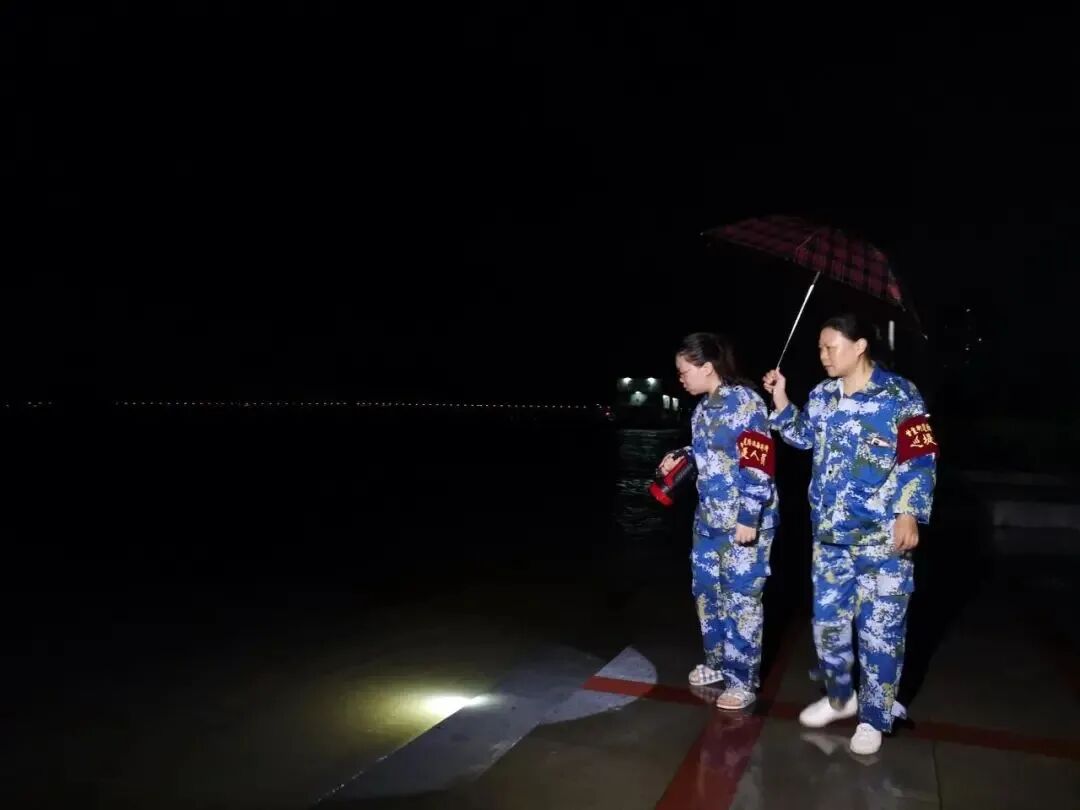 抗洪抢险■致敬！江西抗洪一线上的“花木兰”