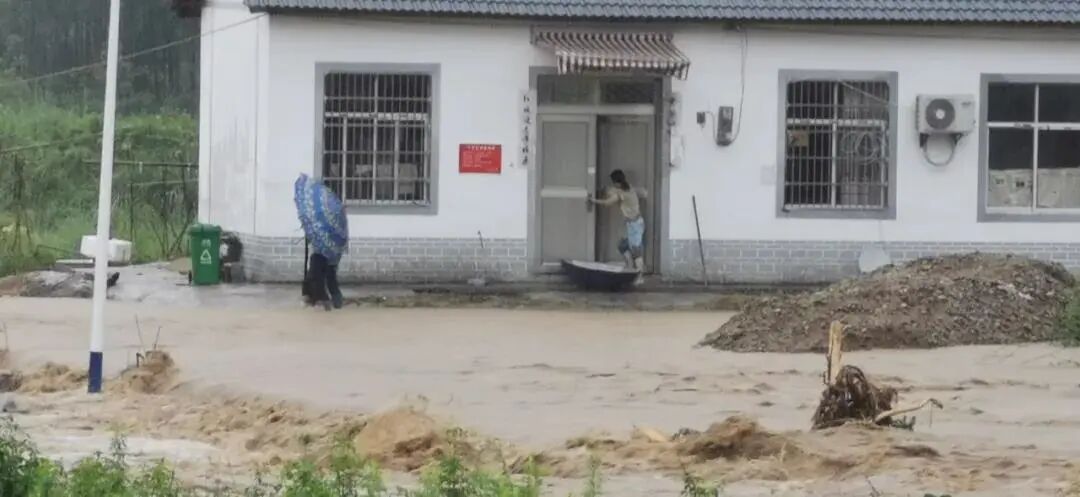 抗洪抢险■致敬！江西抗洪一线上的“花木兰”