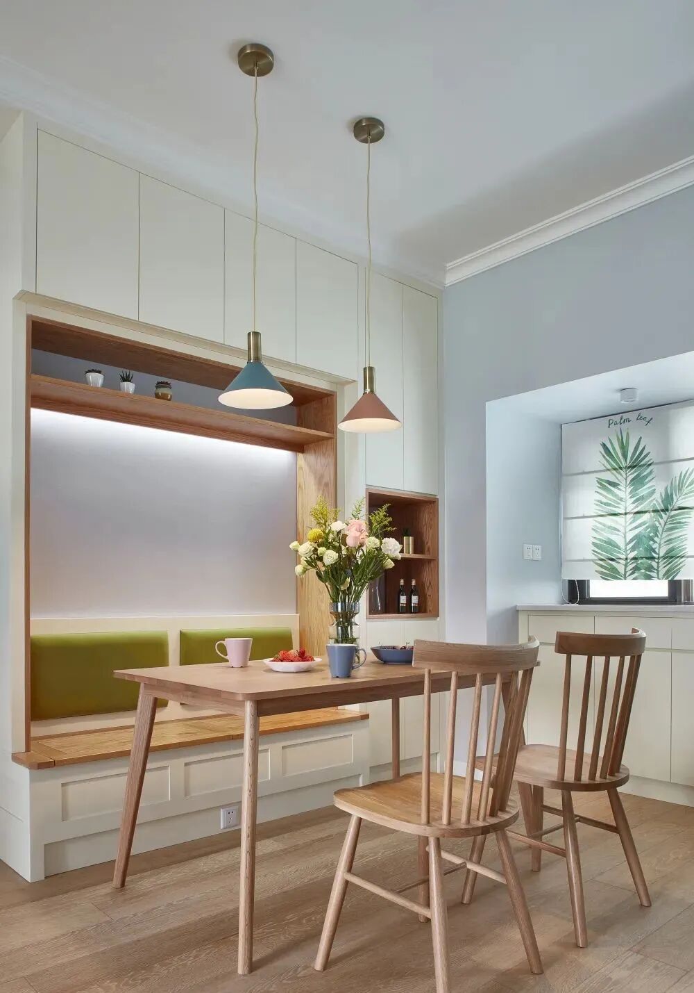 125㎡北欧风装修简单舒适餐厅卡座让人眼前一亮