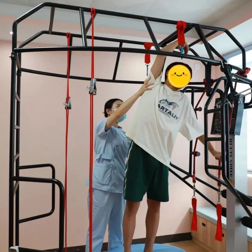 儿童站立架怎么安装开班预告｜罗城中医医院暑假学习困难训练班、脊柱侧弯矫正训练营开课啦！_https://www.jmylbn.com_新闻资讯_第20张