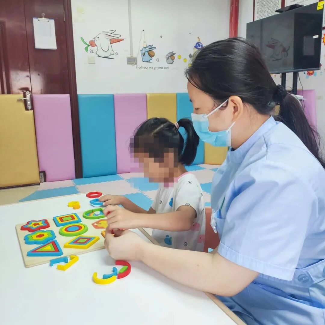 儿童站立架怎么安装开班预告｜罗城中医医院暑假学习困难训练班、脊柱侧弯矫正训练营开课啦！_https://www.jmylbn.com_新闻资讯_第13张