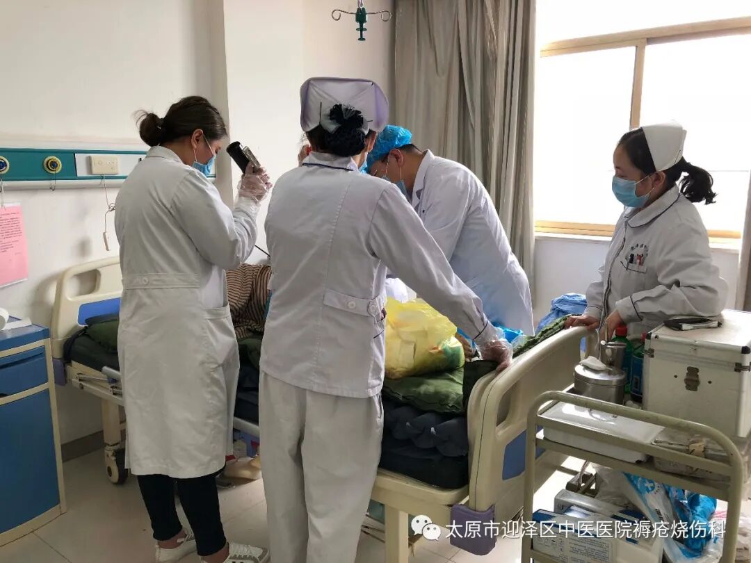 垫疮怎么治疗【褥疮烧伤科】什么办法可以治愈老人身上的褥疮_https://www.jmylbn.com_新闻资讯_第5张