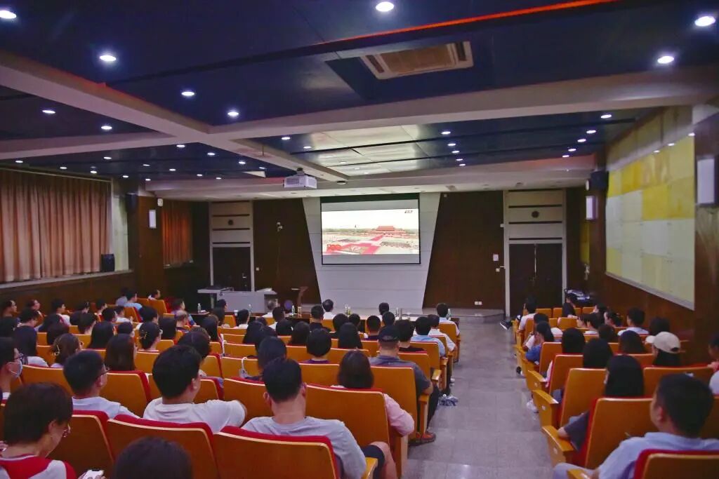 西安外事學(xué)院黨員師生收聽收看慶祝中國(guó)共產(chǎn)黨成立100周年大會(huì)盛況