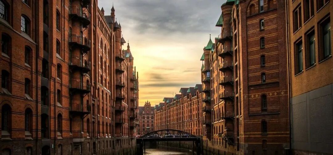 为什么“能拿出30万的人”很少，但30万的车满大街都是？