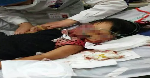 残忍至极!男子持铁锹当街暴打老人儿童,1死1重伤!警方通报 残忍至极!男子持铁锹当街暴打老人儿童,1死1重伤!警方通报