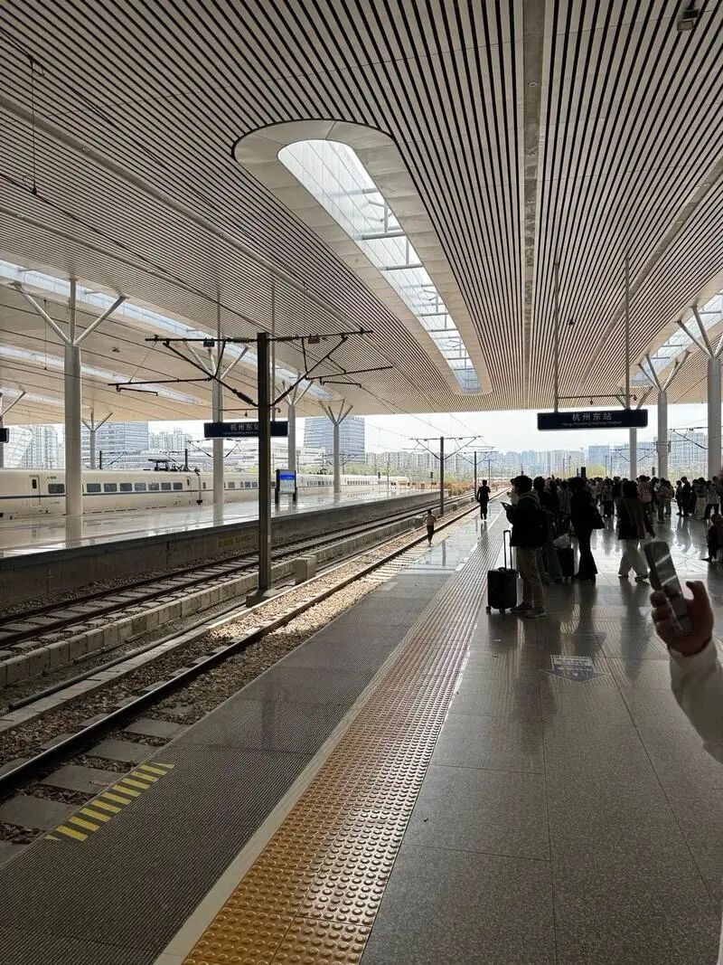 南方网>新闻>热点>800_1067竖版 竖屏