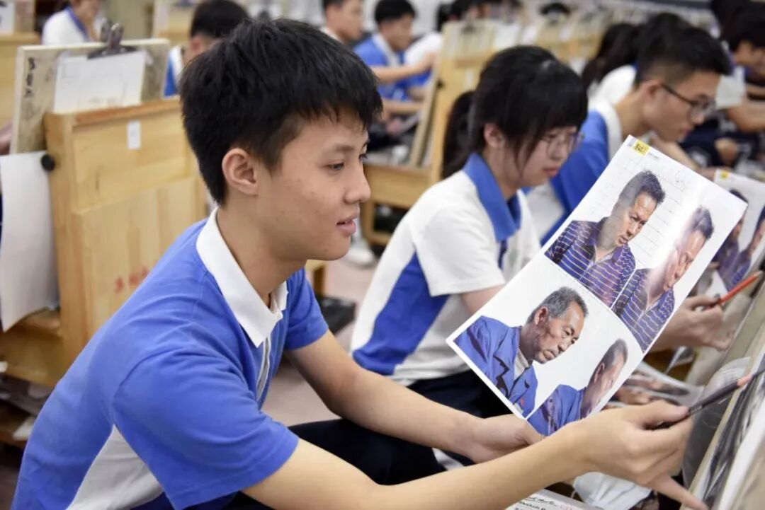 走进名校百年观澜薪火相传深圳市观澜中学打造教育典范