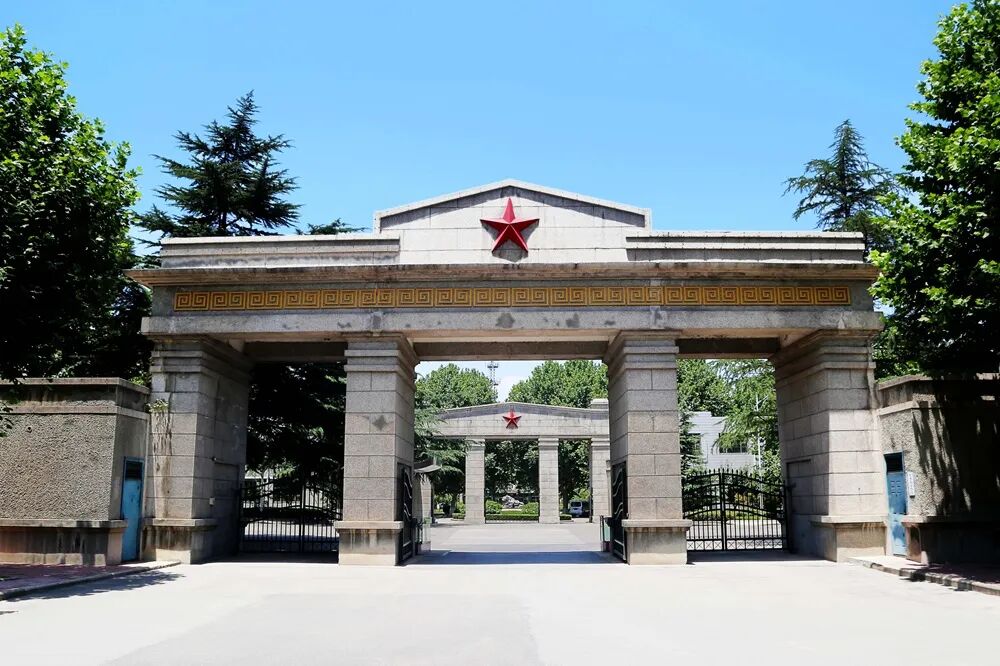 三座门.jpg